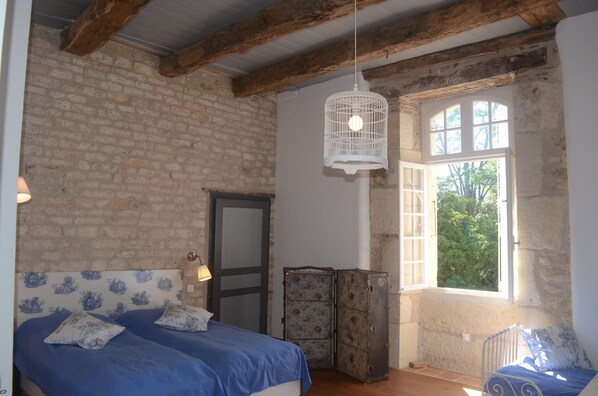 2 bedrooms, free WiFi