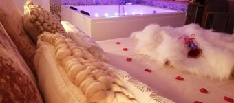 Nuit Romantique, Champagne, Spa-balnéo, Petit dej