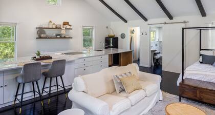 Newly Remodeled Cottage + Fire Pit