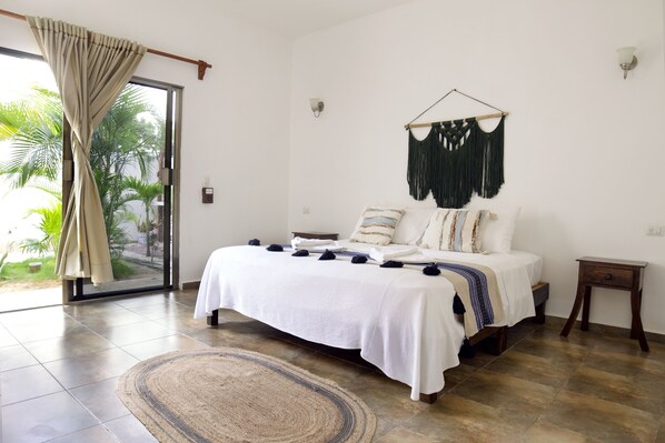Deluxe Room | Minibar, individually decorated, individually furnished, desk - hotel stella maris tulum (Tulum)