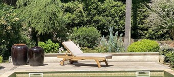 Green oasis with magnificent sea views, center within walking distance, including housekeeper