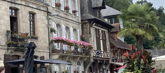 6-person house with lake between Mont St Michel, St Malo, Cancale, Rennes.