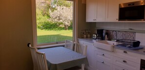 City Apartment | Private kitchen | Full-size fridge, microwave, oven, stovetop