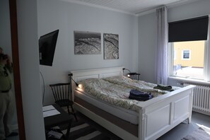 City Apartment | 1 bedroom, blackout curtains, iron/ironing board, free WiFi