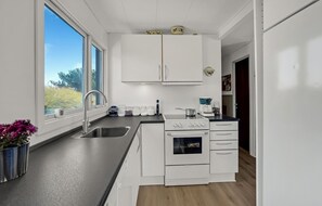 Réfrigérateur, four, plaque de cuisson, lave-vaisselle