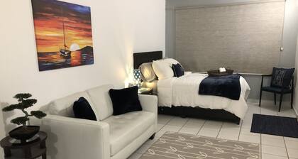 Private, Cozy Studio close to everything you need!