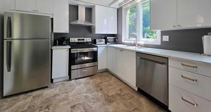 Beautiful spacious 4+1 house excellent location,2 full bathrooms parking area
