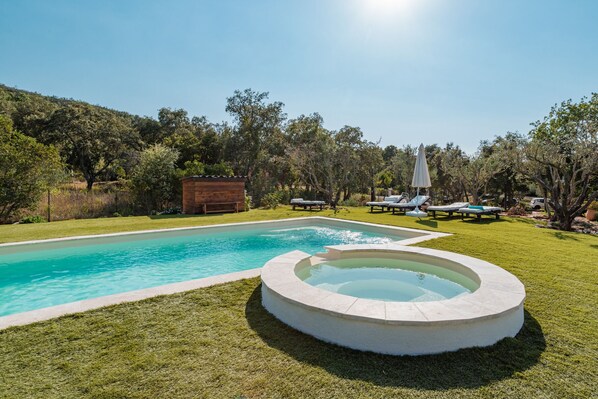 حمّام سباحة خارجي