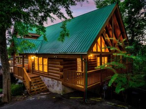 Exterior - Alpine Resort Near Dollywood • Hot Tub • Game Room • Outdoor Pool • Fast WiFi (Pigeon Forge)