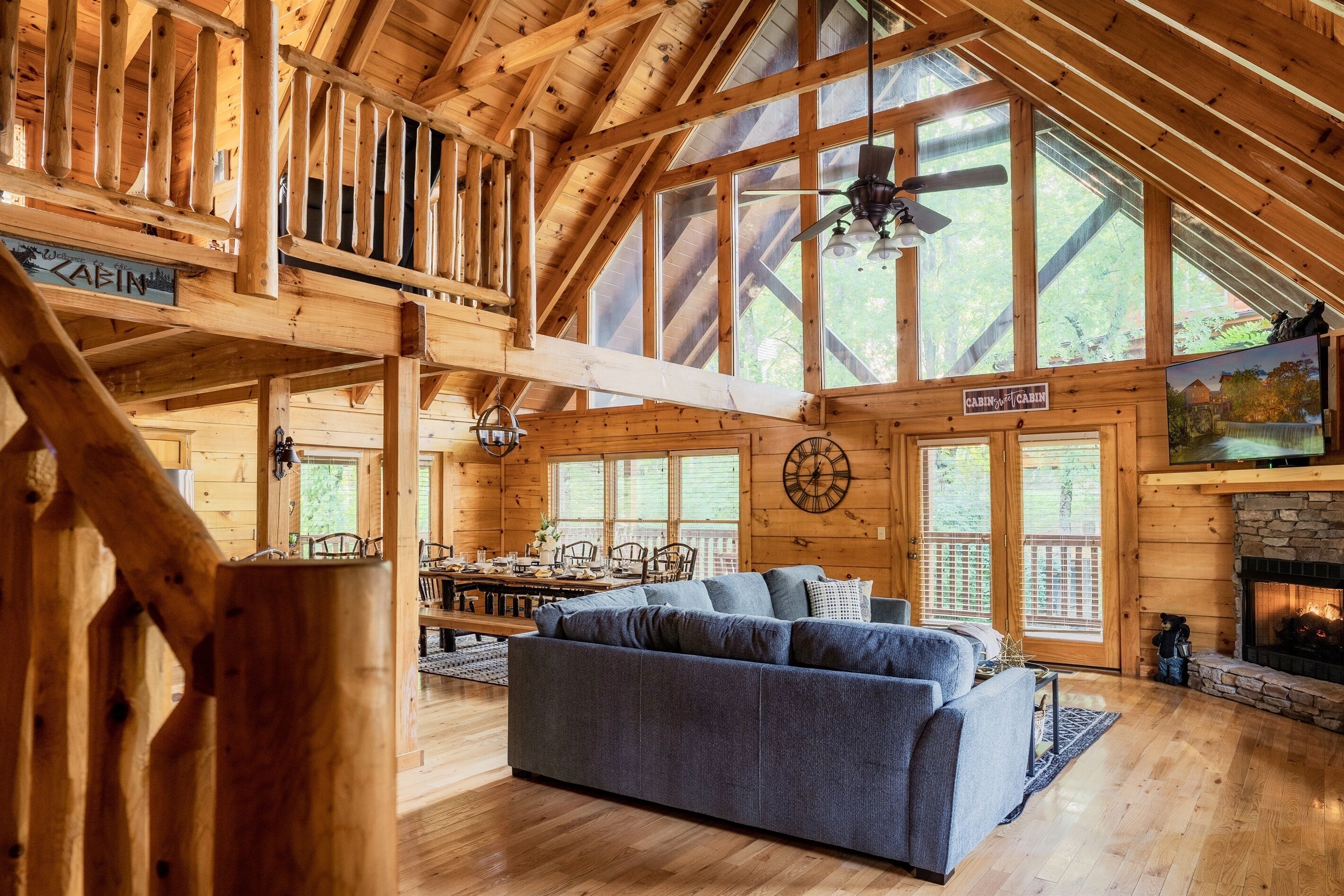 Pet Friendly, Sauna, Jacuzzi Suites, Hot Tub, Dollywood, Game Room, Sleeps 14 - Pigeon Forge, TN