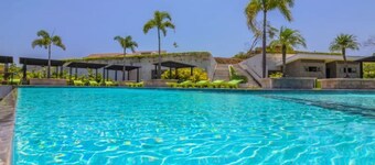 5 Mins to the Beach! 🏝️ Gated Community, Private Pool, Ocean & Mountain Views!