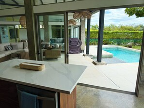 Outdoor pool - 5 Mins to the Beach! 🏝️ Gated Community, Private Pool, Ocean & Mountain Views! (Marbella)