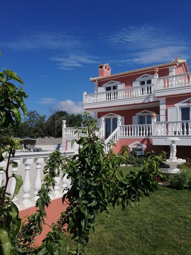 Elegant villa for vacation and weddings