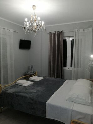 4 bedrooms, in-room safe, iron/ironing board, travel crib