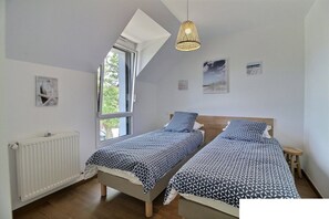 3 makuuhuonetta, silitysrauta/-lauta, ilmainen Wi-Fi, vuodevaatteet