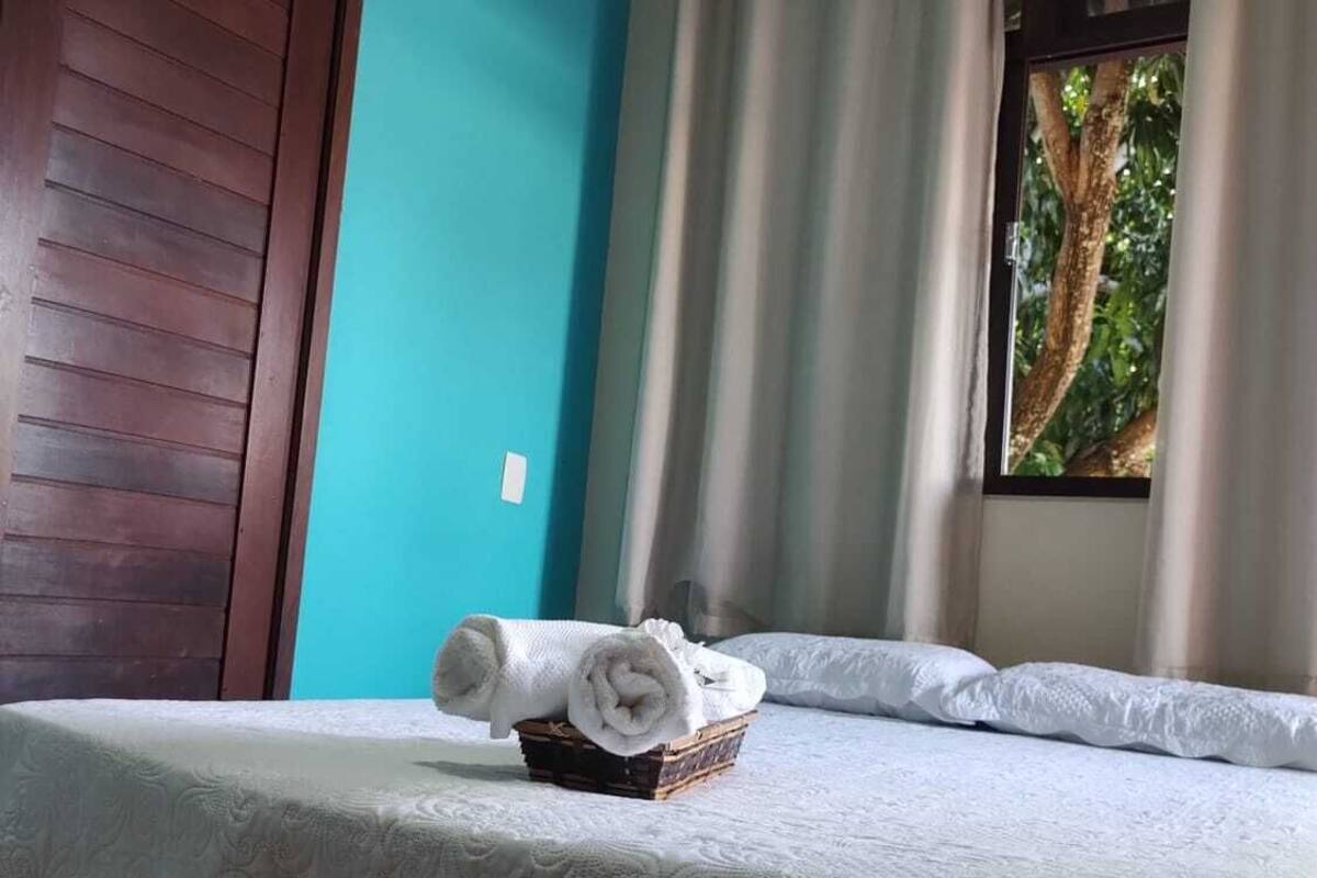 1 habitación, escritorio y espacio para trabajar con laptop 