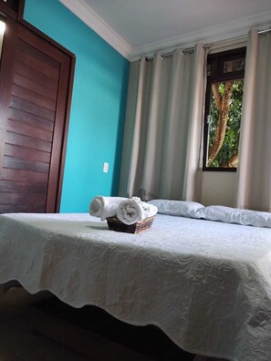 Quarto conforto | 1 quarto, escrivaninha, espaço de trabalho para notebook