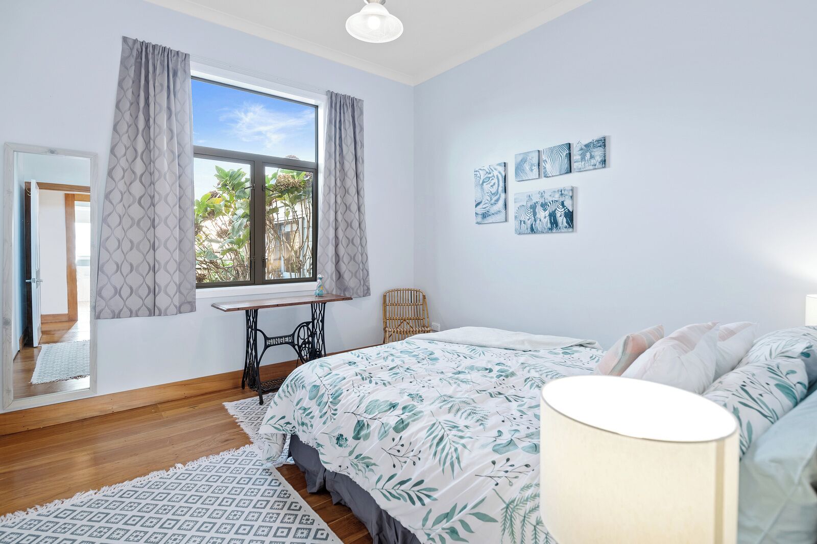 2 bedrooms, iron/ironing board, WiFi