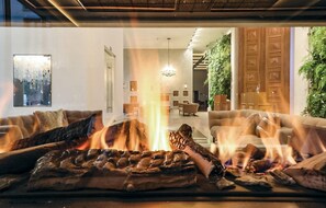 المنشأة من الداخل