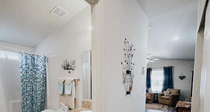Cozy, quiet getaway in the high desert, 10 miles to Roosevelt Lake