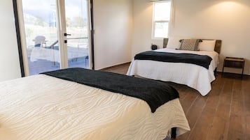 Deluxe Cabin | 1 bedroom, memory foam beds, iron/ironing board, free WiFi