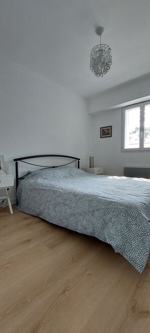 1 bedroom, iron/ironing board, free WiFi