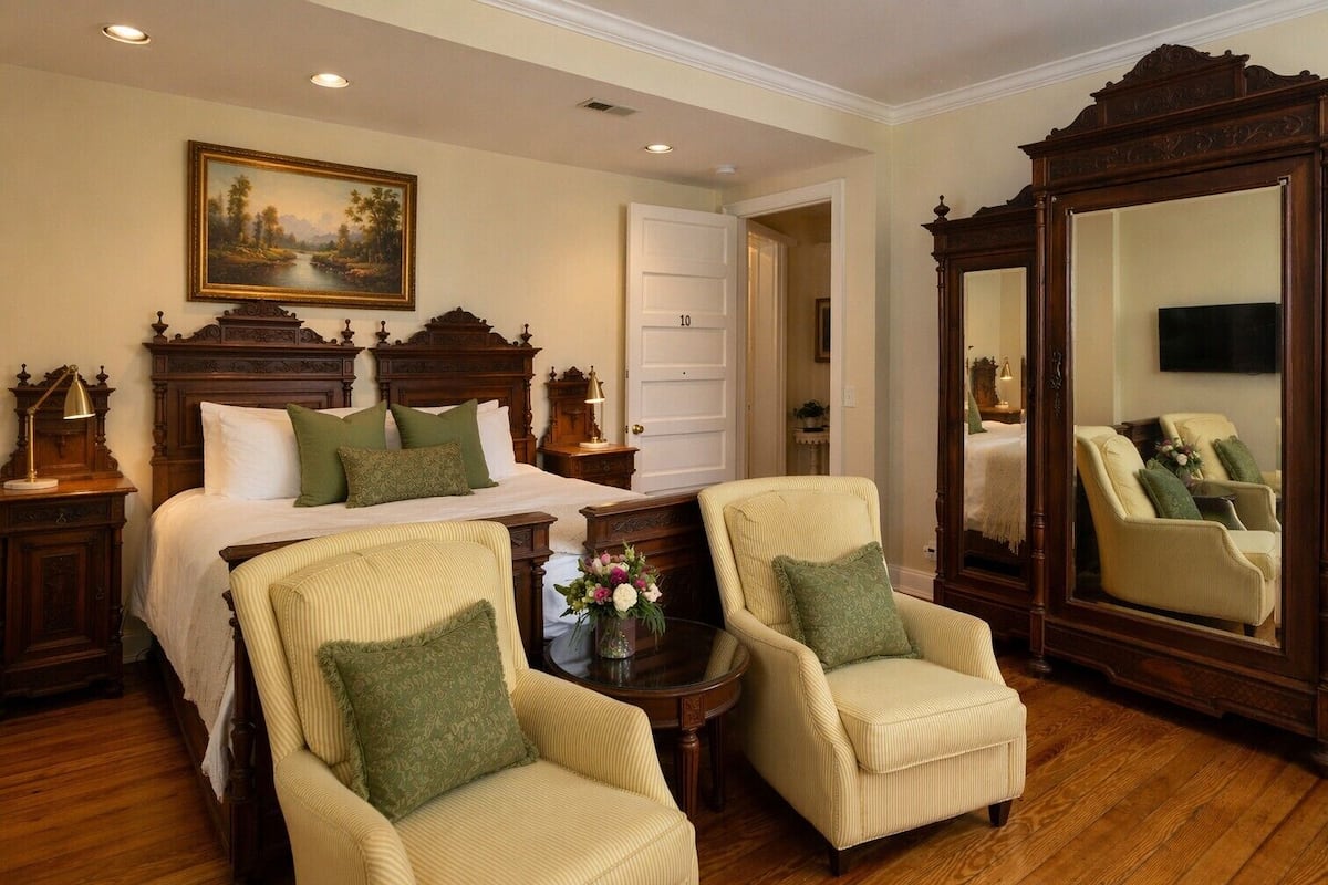 Room, 1 King Bed, Ensuite