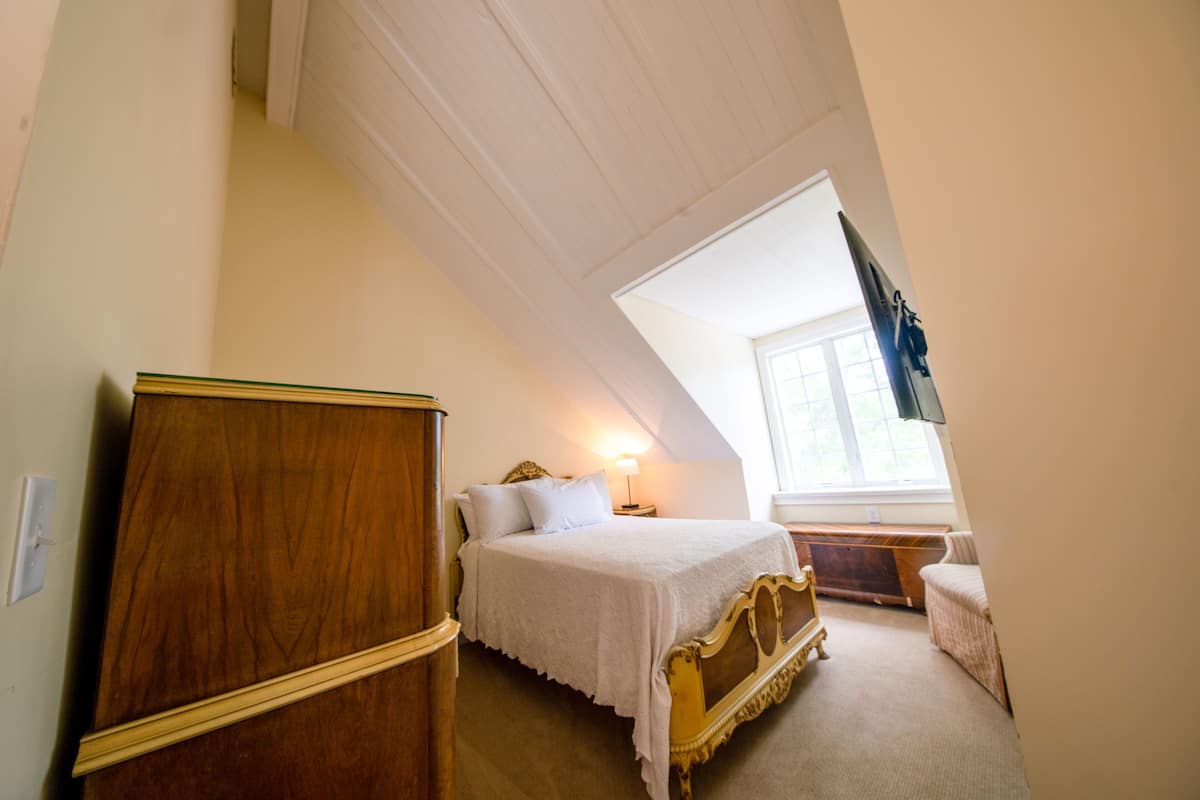 Junior Room | Free WiFi