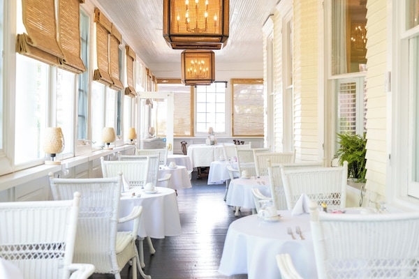 Free daily full breakfast