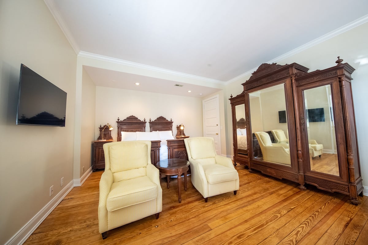 Grand Room | Free WiFi