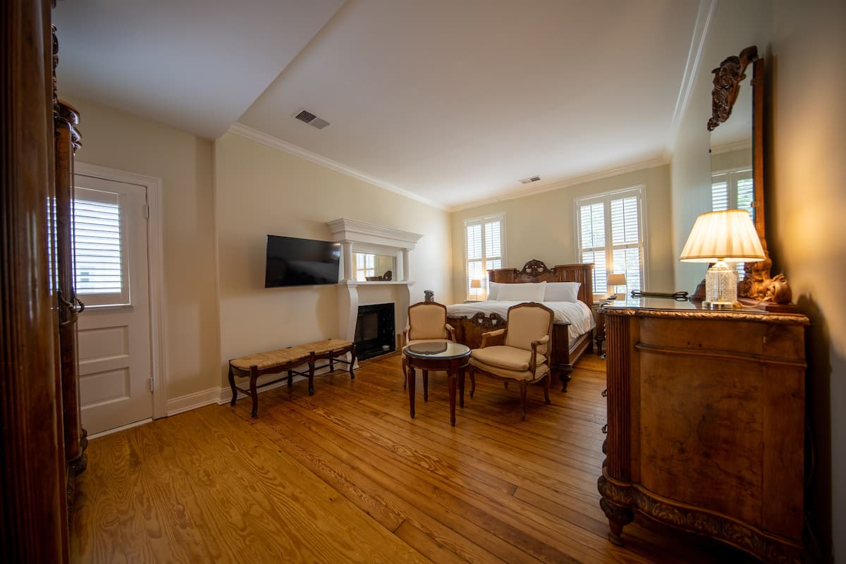 Signature Room | Free WiFi