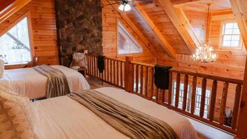 5 bedrooms, travel crib, WiFi, bed sheets