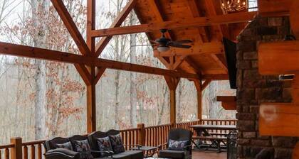 Luxury Cabin Sleeps 16 with Game Room and Hot Tub