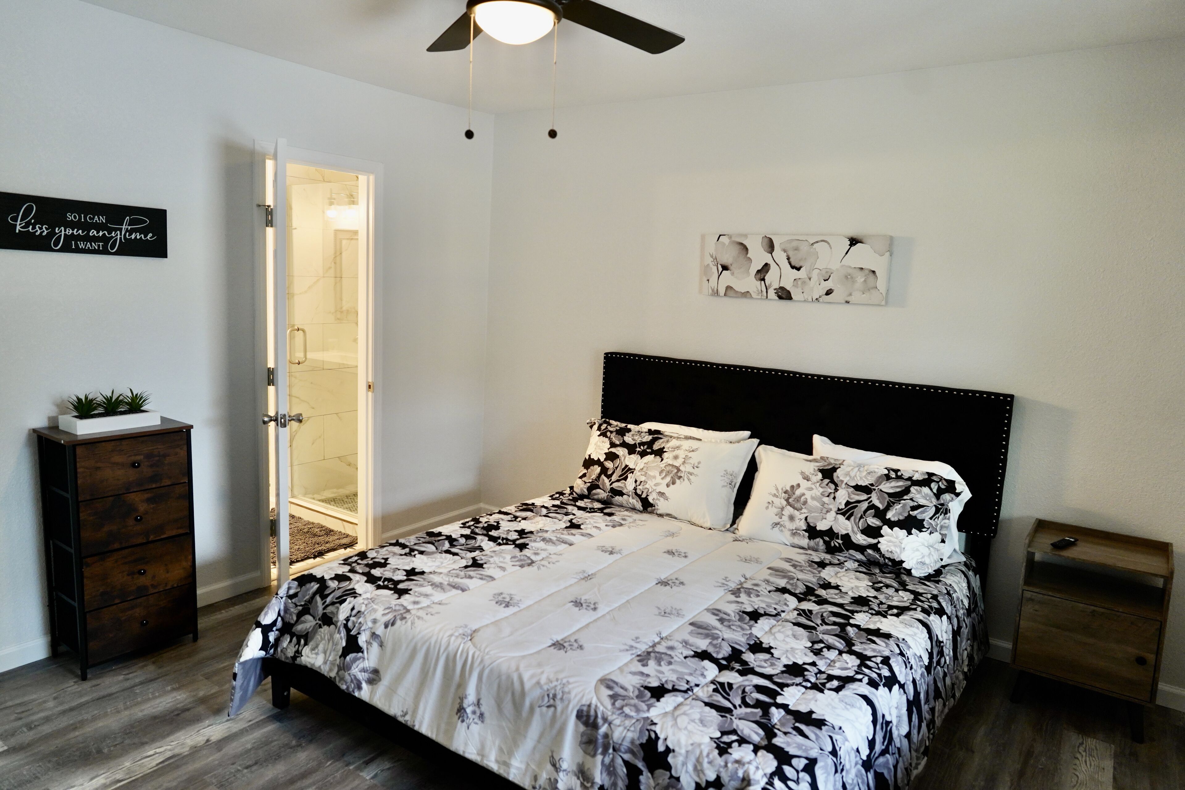 4 bedrooms, WiFi, wheelchair access