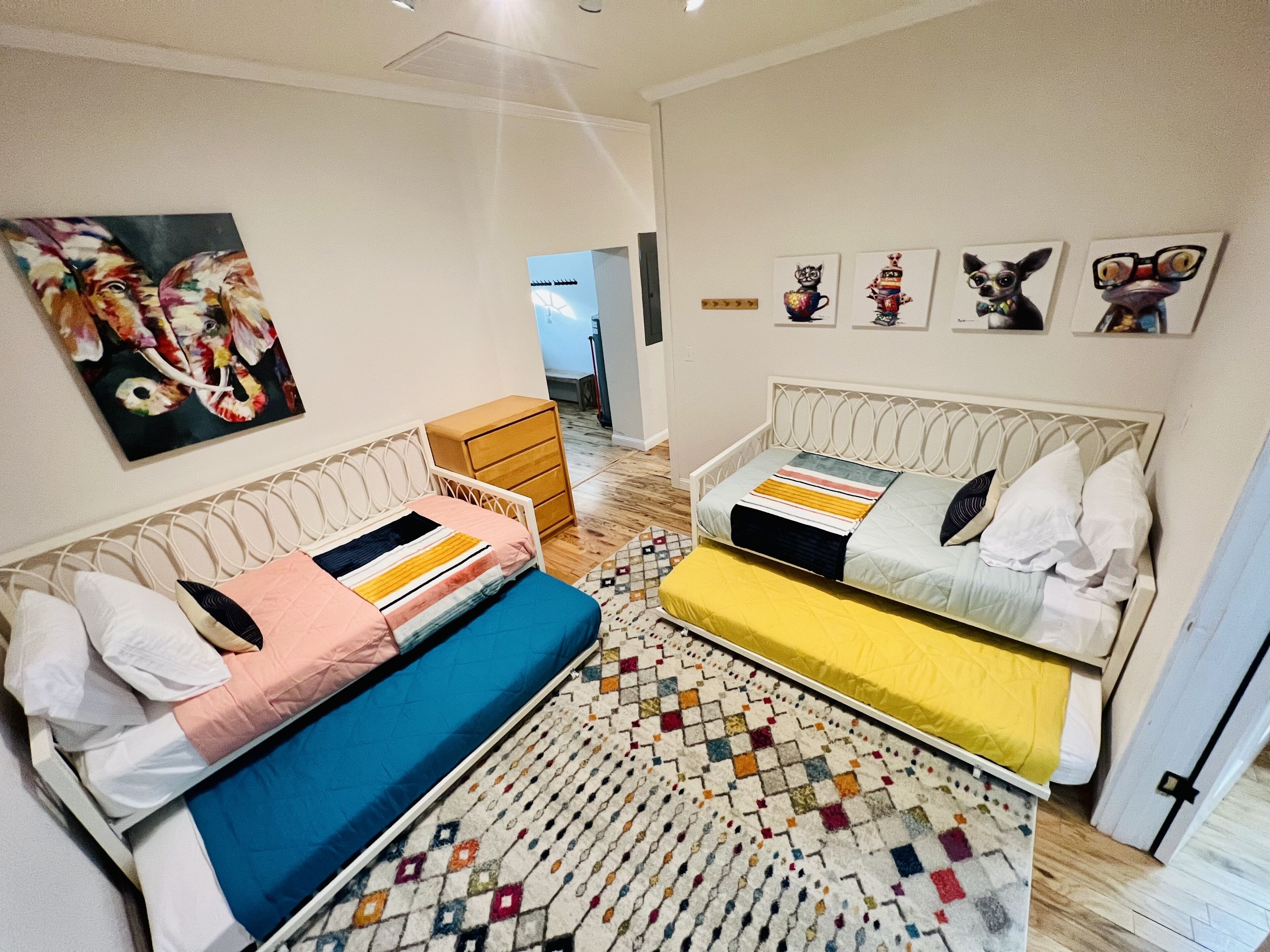 4 soverom, skrivebord, strykejern/-brett og wi-fi (inkludert)