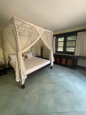 1 bedroom, WiFi - Mediterranean Apartment, 1 Bedroom Suite steps from Nelson's Dockyard! (English Harbour)