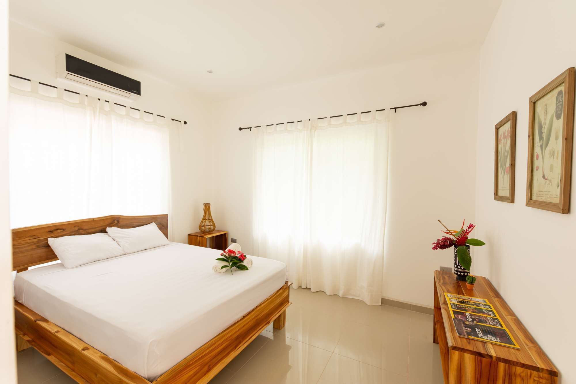 2 bedrooms, desk, iron/ironing board, WiFi