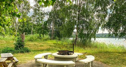 Cozy home in Edsbruk with kitchen