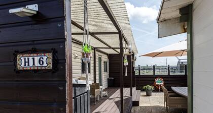 Family Chalet with terrace and parking