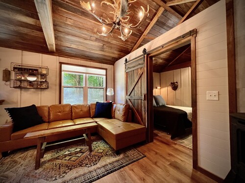 Gorgeous, Vintage, Crystal Mt Tiny Home