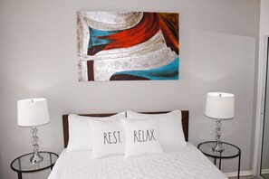 1 غرفة نوم ومكواة/لوح كي وواي فاي مجانًا وملاءات أسرّة