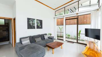 Télévision, livres, vidéothèque