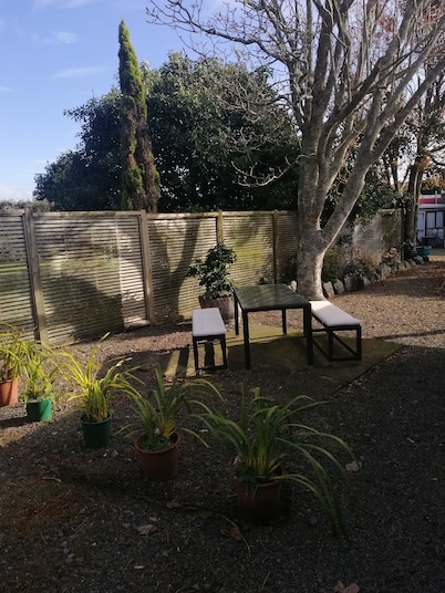 Spacious Garden Cottage w/ woodburner