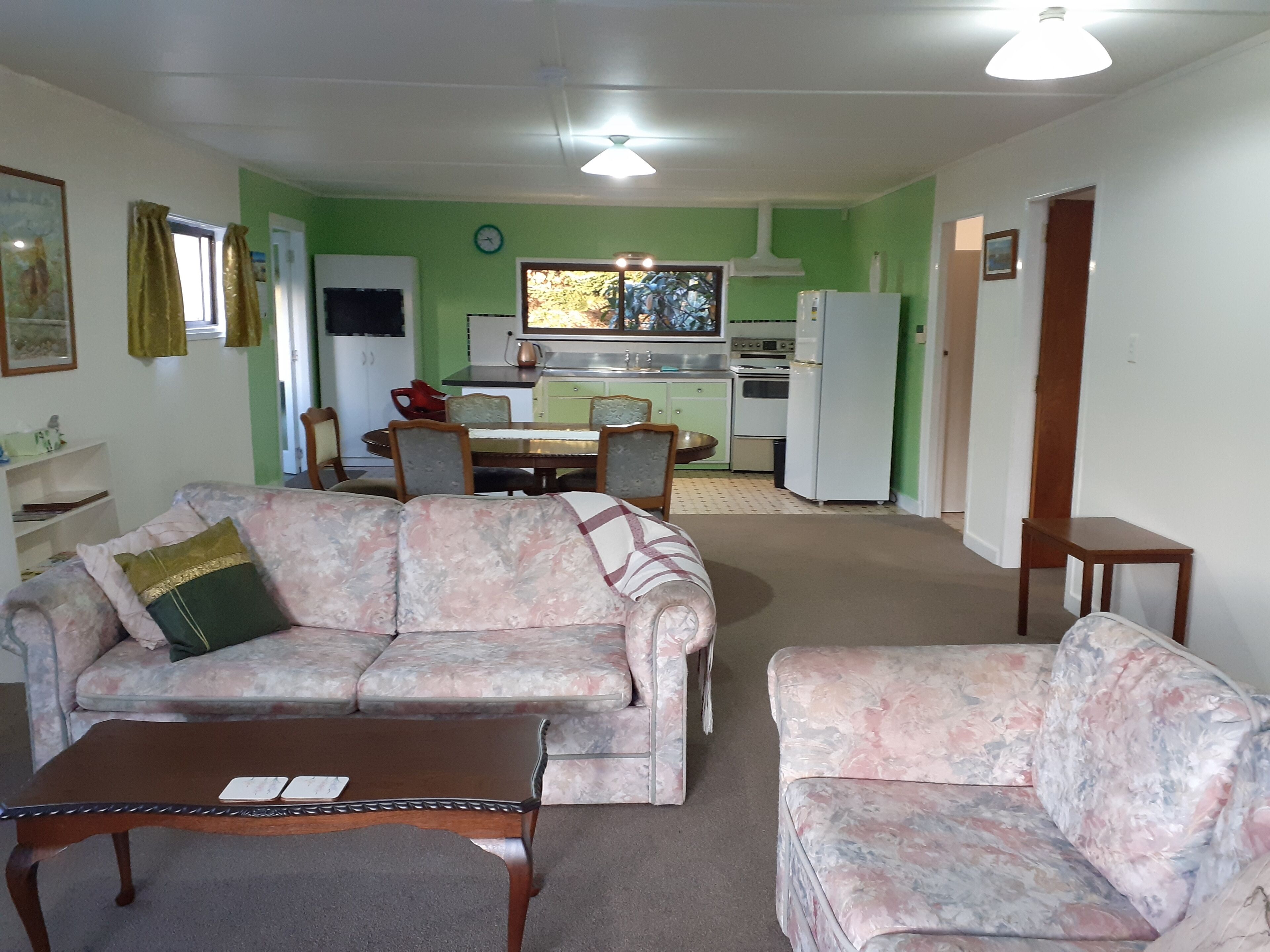 Télévision, cheminée