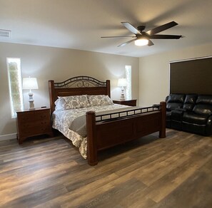 4 bedrooms, iron/ironing board, free WiFi, bed sheets