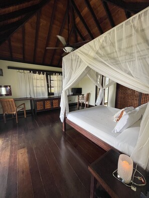 4 bedrooms, WiFi - Villa Dockyard View, 4 Bedroom Luxe Villa Steps From Nelson's Dockyard (English Harbour)