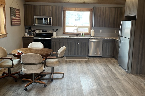 Refrigerador, microondas, horno, placa de cocina