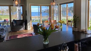 Interior - Chesapeake Paradise House-Stunning 6+br4ba Wtrfrnt (Deale)