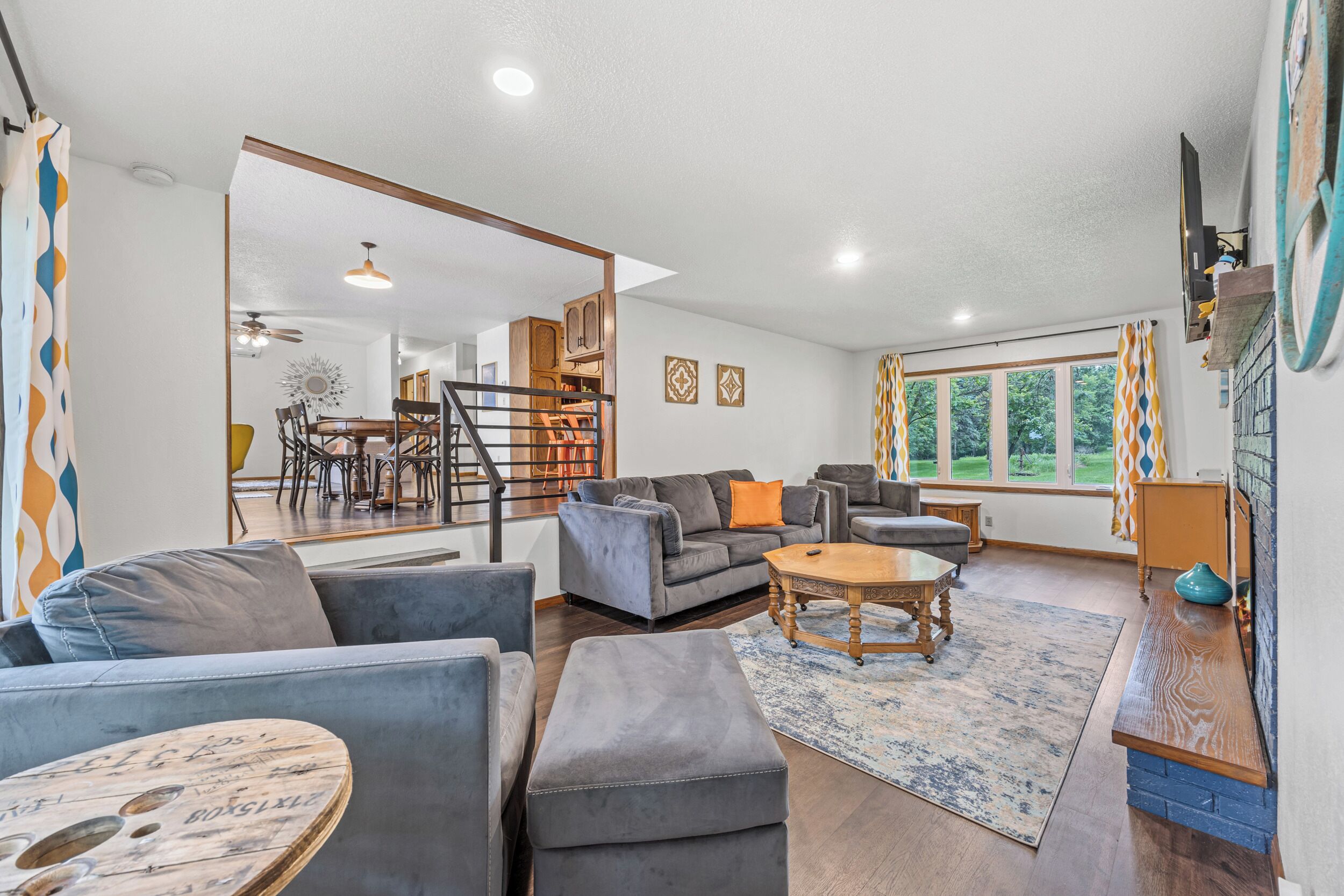 Smart-tv, pejs, videospil, dvd-afspiller