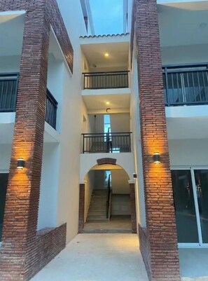 تفاصيل الفندق من الخارج